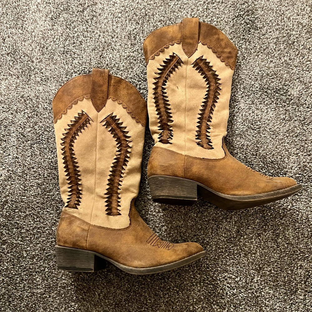 Rangler women’s boots 6.5